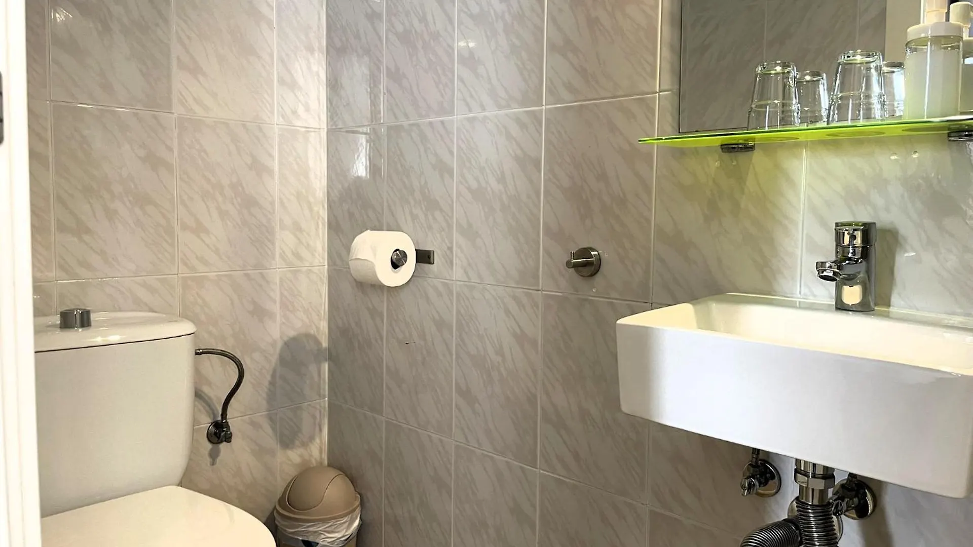 ** Guest house Hostal La Palmera Barcelona Spain