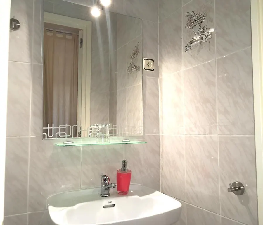 Hostal La Palmera Barcelona Guest house