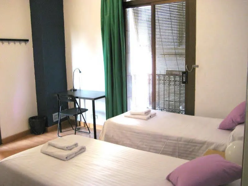 Hostal La Palmera Barcelona Guest house