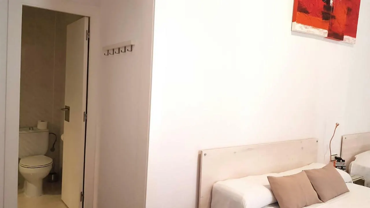Hostal La Palmera Barcelona 2*,  Spain