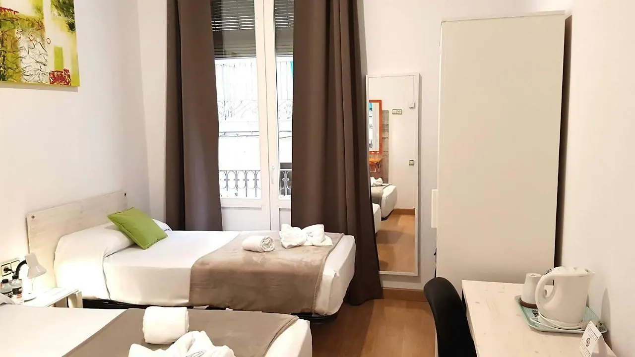Hostal La Palmera Barcelona 2*,