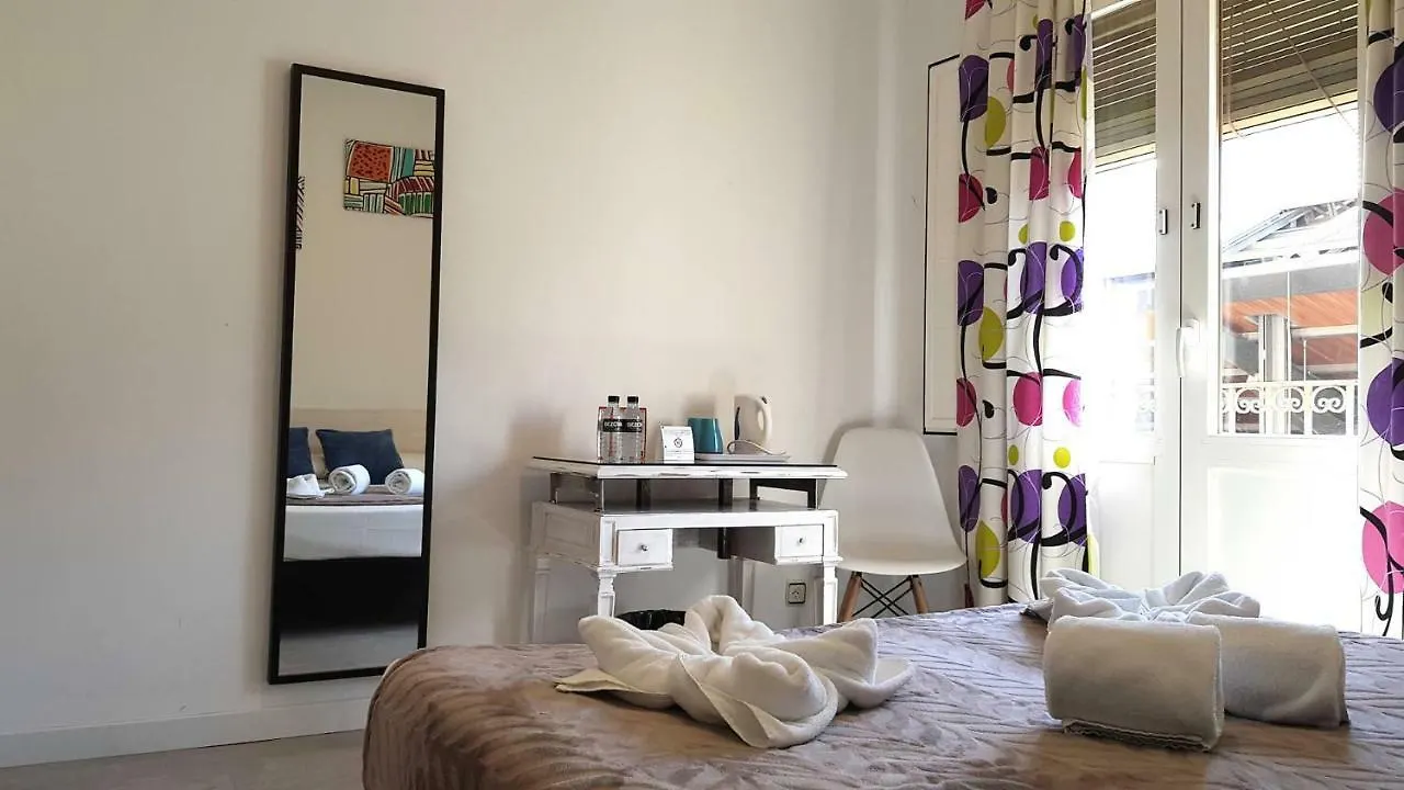 Hostal La Palmera Barcelona 2*,  Spain