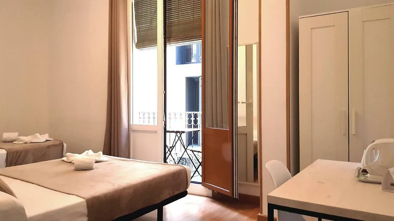 Hostal La Palmera Barcelona Guest house