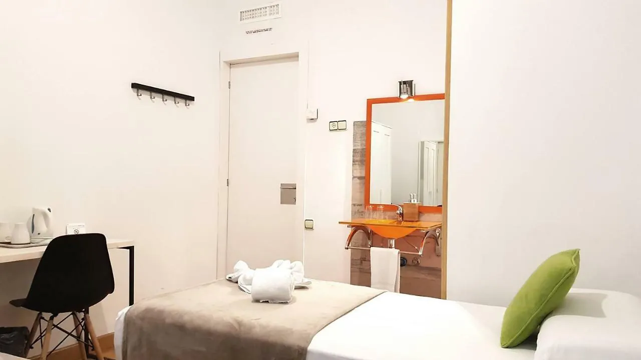 Hostal La Palmera Barcelona 2*,